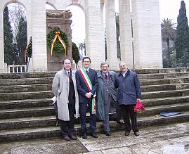 Cipriani - Garibaldi e Masini al mausoleo