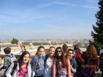 Roma è proprio bella e i ragazzi sembrano proprio contenti di vedere questi luoghi