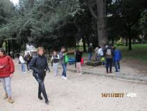 La prof.ssa Paola Presentini sul viale dei combattimenti del 3 giugno 1849