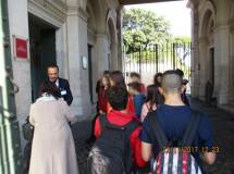 Si consegnano a Lorenzo i moduli compilati per le statistiche del Museo