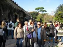 Foto ricordo della VG. Da sinistra: la prof.ssa Loredana Caterinozzi, Enrico Luciani, la prof.ssa Lucia Polisena, Massimo Capoccetti