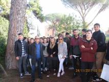 Foto ricordo per la classe 5 SCL con Massimo Capoccetti e la prof. Lucia Polisena