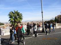 Le classi si dirigono al Parco gianicolense
