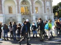 Si arriva al Fontanone dopo aver visto di passaggio il Mausoleo Ossario