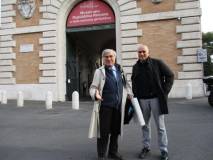 Enrico Luciani con il consigliere del XII Municipio Domenico Basile davanti al Museo della Repubblica romana: apprezzata la sua partecipazione