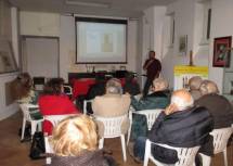 Calabria mostra immagini. Riesce a parlare anche della “Vivandiera” e sul significato della presenza femminile nel Risorgimento