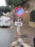 Siamo all’VIII bastione. L’Accademia americana si difende dai camper in parcheggio selvaggio