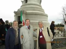 Arriva tra noi Giuseppe Garibaldi, pronipote dell’Eroe: foto ricordo con il dr. Gildo De Angelis e Luciani