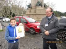 Sergio Garibaldi riceve l’attestato da Enrico Luciani e da Corey Brennan