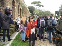 La prof.ssa Cinzia Suriani sembra soddisfatta, e non teme il cannone