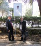Enrico Luciani e padre Filippo Lovison sul Viale dedicato a Luigi Magni