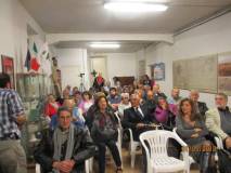 La sala è pronta per iniziare