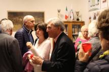 Al brindisi la prof.ssa Maria Pia Blasi accompagnata da Enrico Luciani: sulla sinistra Domenico Ruggeri