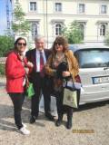 In attesa con Enrico Luciani, le guide dell’associazione A. Cipriani Comitato Gianicolo: Mariapaola Pietracci Mirabelli, Daniela Donghia