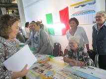 Arriva alla nostra postazione l’Assessore Laura Baldassarre che saluta le nostre dirigenti