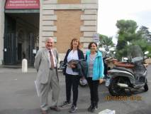 Al Museo della R. R. foto ricordo: da sinistra Enrico Luciani con le prof.sse Paola Morille e Alessandra Di Cervo