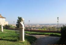Il Belvedere della Costituzione 1849, grande lascito della Repubblica romana; sempre spettacolare il panorama di ROMA