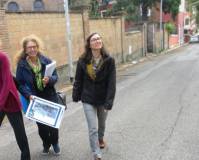 La 1° A della prof.ssa Luisa Sordi verso l’ottavo bastione, da sinistra la nostra dr.ssa Noemi Cavicchia Grimaldi con la giovane prof. Francesca Assennato
