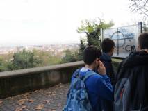 Si scende alla piazzola dove spara il cannone e si gode la vista di Roma