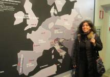 Si entra al Museo della Repubblica romana: la prof. M. Cristina Diamantini nella sala dell’Europa nel 1848