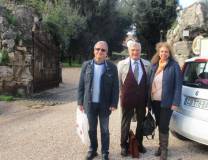 Massimo Capoccetti e Noemi Cavicchia Grimaldi con Enrico Luciani che avvisa: l’appuntamento è spostato