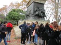Di corsa, si riesce a vedere anche il monumento/tomba di Anita