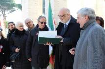 Mario Di Napoli mostra e legge la Costituzione del 1849