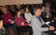 In primo piano Giovanna De Luca e Dario Luciani e al centro una sorridente Laura Tanchis, professoressa del Liceo Morgagni