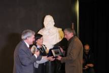 Due targhe premio per l’I.S S. Federico Caffè e per la Preside Marina Pacetti, sostituita per improvviso impedimento