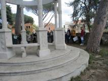 Entrati a Villa Sciarra si sale al sesto bastione e si sente un poco di magia e di antichità del mondo…
