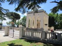 Il Mausoleo Ossario, oggi è aperto. E’ dedicato ai CADUTI PER ROMA (1849-1870)