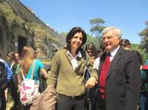 E’ il “battesimo del fuoco” per la prof.ssa Daniela Gigante, accanto a lei Enrico Luciani- già artigliere