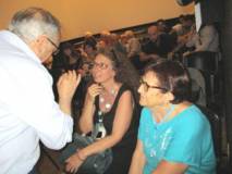 Roberto Cerulli si intrattiene con Noemi Cavicchia Grimaldi e Giovanna De Luca