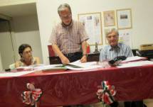 Al tavolo della Presidenza, da sinistra: il segretario verbalizzante Giovanna De Luca, il presidente dell’assemblea Massimo Capoccetti, Enrico Luciani il presidente dell’associazione
