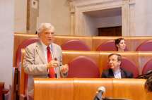Parla Enrico Luciani, accanto a lui il prof. i Filippo Lovison e la dr.ssa Oriana Rizzuto della BSMC