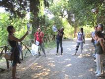 La prof. Loredana Rubeis fa da storica e spiega l’attacco a tenaglia dei francesi