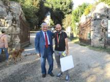 Enrico Luciani con Roberto Calabria attendono la classe 1 AL