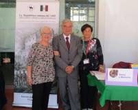 Enrico Luciani arriva all'Open Day e raggiunge Ivana Colletta e Giovanna de Luca , rappresentanti dell’associazione del Dipartimento Scuola del Comune di Roma