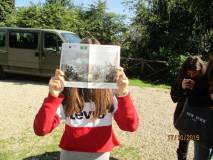 Dopo lo sparo del cannone tutti a casa: un premio ad Alice aspirante accompagnatrice… Brava!