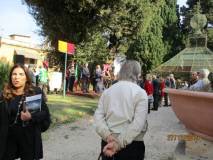 C’è una cerimonia comunale in corso per inaugurare una targa toponomastica