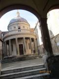Almeno uno sguardo al Tempietto del Bramante
