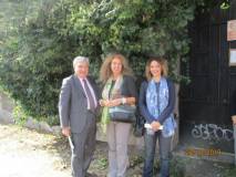 Prima di dirigersi al Vittoriano, Noemi Grimaldi, al centro della foto, vuole salutare Enrico Luciani e la prof.ssa Viviana Meschesi