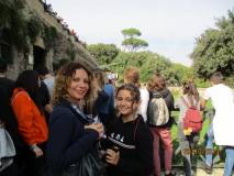 Al cannone sempre tutti sorpresi: particolarmente contenta la professoressa Viviana Meschesi