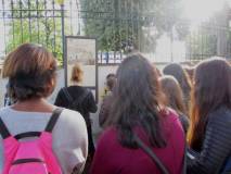 Cecilia legge i combattimenti a Villa Spada