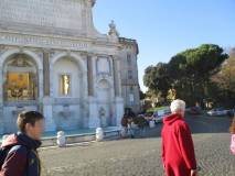 Si passa davanti al Fontanone -appena restaurato- per andare al Parco Gianicolense