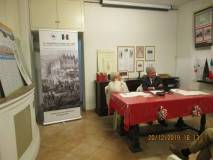 Ivana Colletta, segretaria dell’assemblea, al tavolo di presidenza con Enrico Luciani