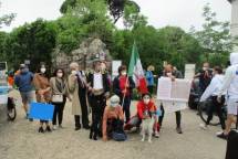 Incontro festoso con amici dei cani e anche col gruppo “Muovi Monteverde”