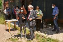 si premia l’I.I.S Caffè: riceve il dono la prof. Paola Ceccopieri