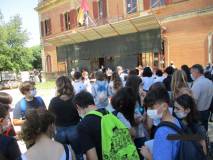il pubblico rimane ancora lì… grazie!