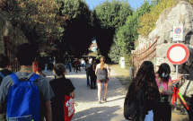 inizia a camminare sul viale dei gloriosi combattimenti